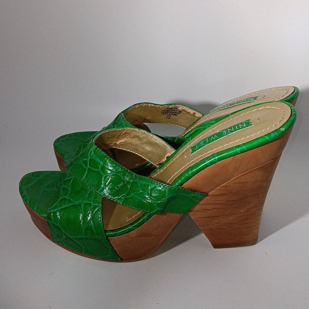 NINE  WEST VIBRANT GREEN WEDGE HEELS - Picture 5 of 6